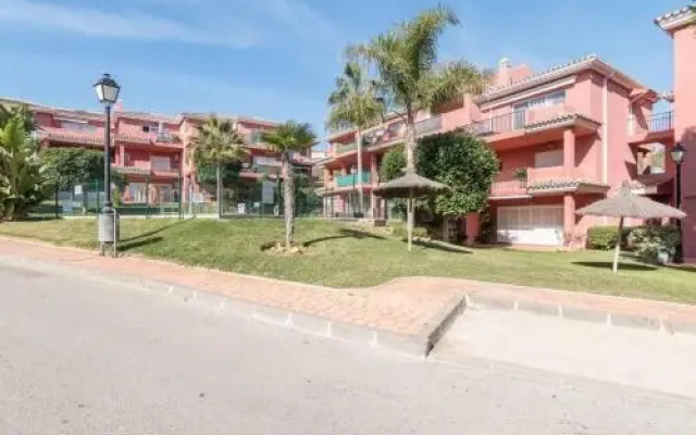 2250-Beautiful Groundfloor with Garden And Pool