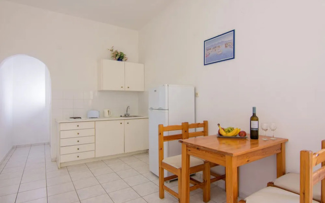 Hiona Apartments