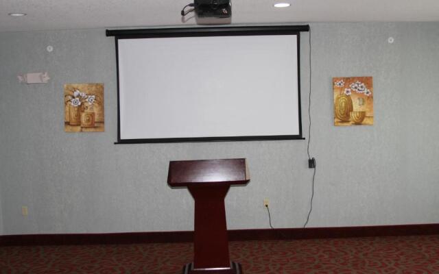 Red Roof Inn & Suites Detroit-Melvindale/ Dearborn