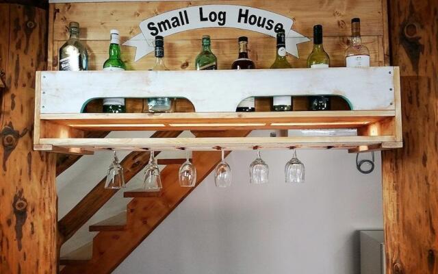 Smallloghouse