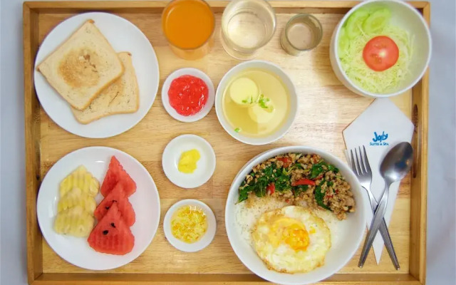 Jolly Suites Petkasem