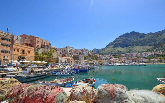 Stunning Apartment in Trappeto With 2 Bedrooms