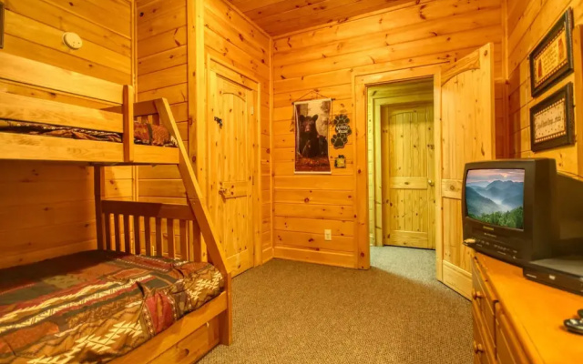 Beary Secluded 296 - Two Bedroom Cabin
