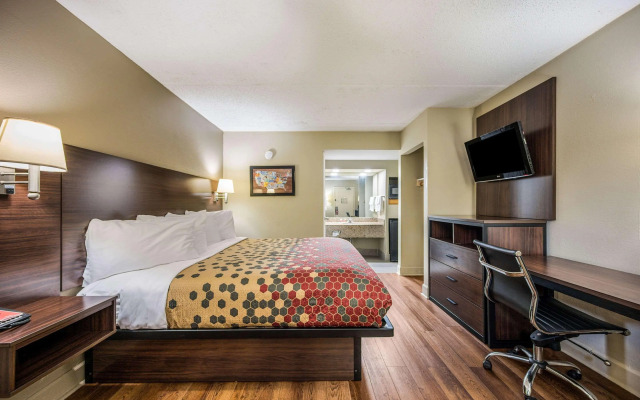 Econo Lodge Inn & Suites Huntsville University Area