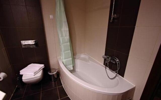 Siris Hotel
