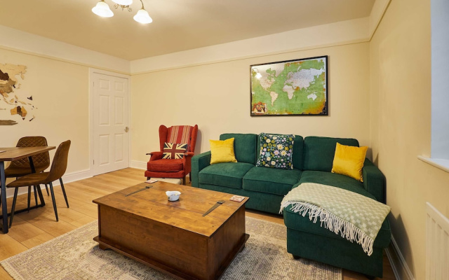 Host Stay Bridge Court