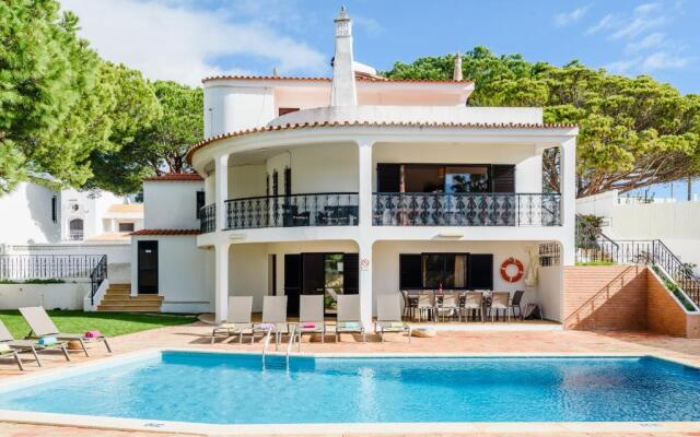Villa Protea - 5 bedroom, beach, air-con, wifi