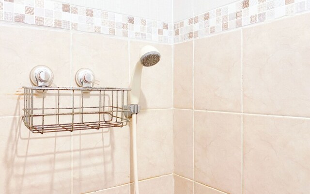 Minimalist And Homey Studio Green Bay Pluit Apartment