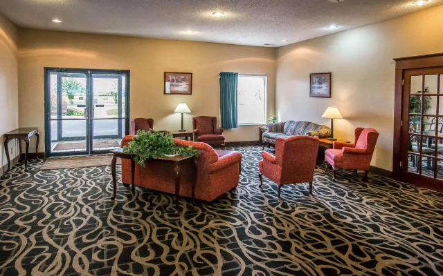 Quality Inn & Suites Mendota near I-39