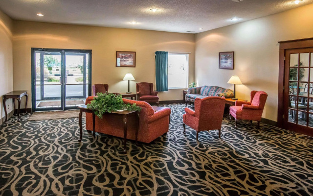 Quality Inn & Suites Mendota near I-39