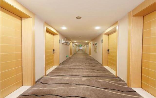 City Comfort Inn Yunfu Luoding Triumph Plaza