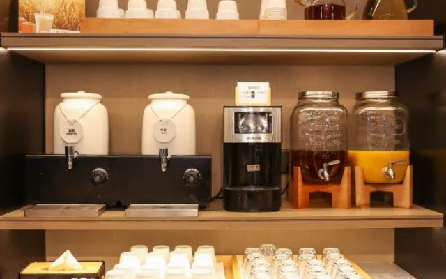 Sushi Light Luxury Hotel