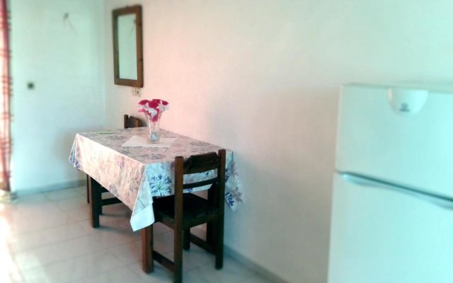 Merryland Studios & Apartments