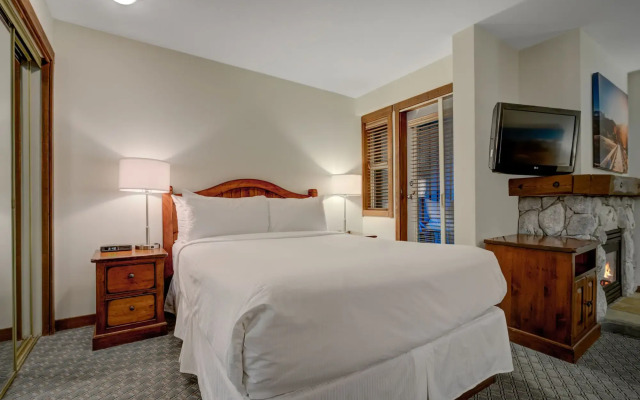 Blackcomb Springs Suites by CLIQUE