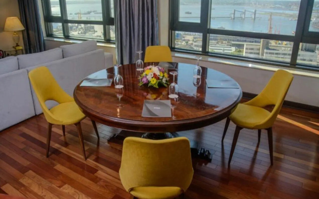 Radisson Montevideo Victoria Plaza Hotel