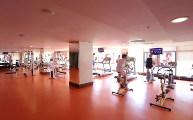 Limak Lara De Luxe Hotel and Resort