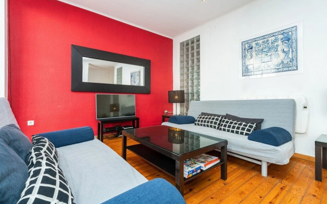 Charming 2 Bedroom Apartment Next to Praça da Figueira