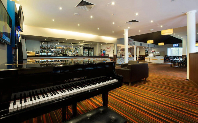 Nightcap at Gateway Hotel