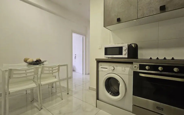 12 LCA - Stay Finibreeze Apartment