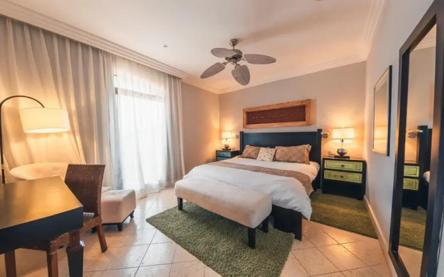 Charming Fishing Lodge w Pool View C42