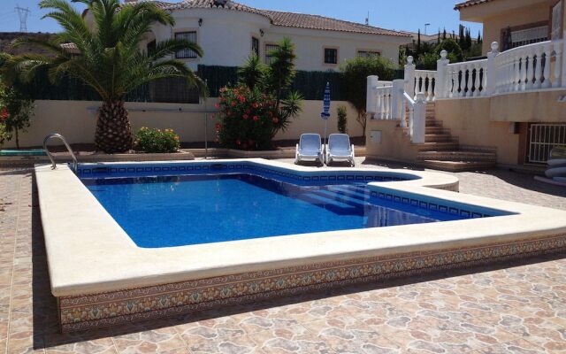 Large Villa With Private Pool and Five Bedrooms in Benijofar