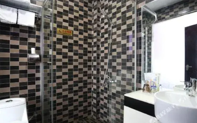 Park Jing Yayuan Hotel (Changsha Maternity and Child Store)