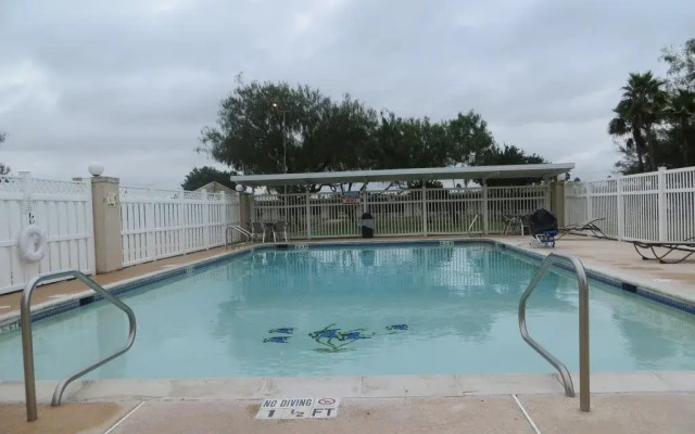 Echo Hotel & Conference Center