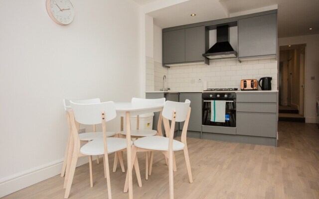 Two Bedroom Flat in London