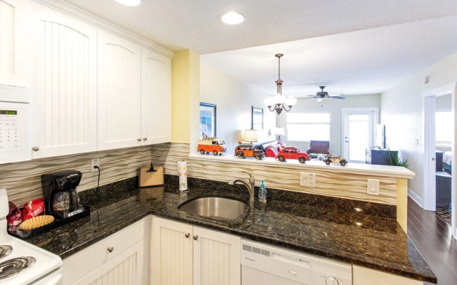 Harbourside Marker 33