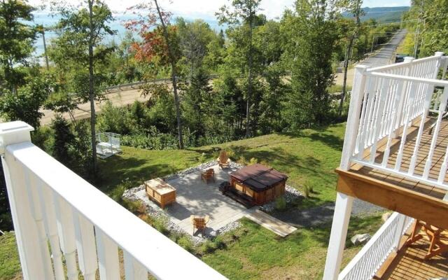 Chalet L'officier-1, spa et vue sur le Fleuve