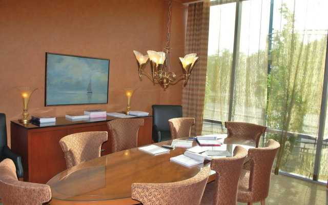 Charles River Executive Suites
