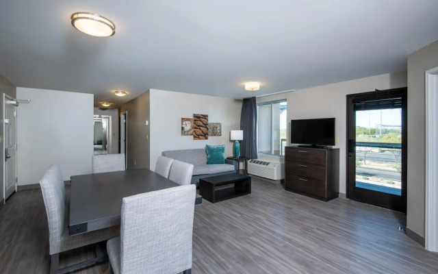 Staybridge Suites Scottsdale - Talking Stick by IHG