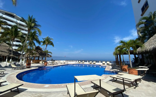 Costa Sur Resort & Spa