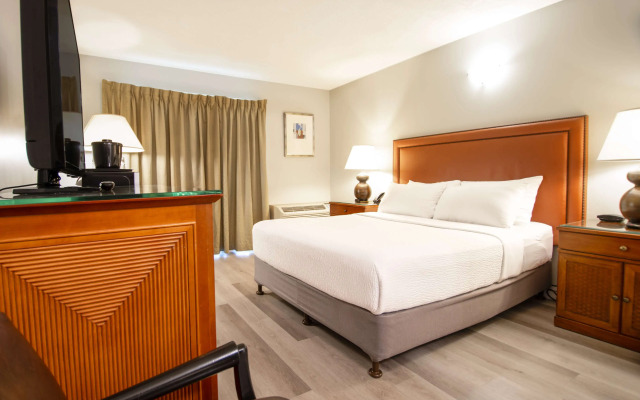 Coast Parksville Hotel