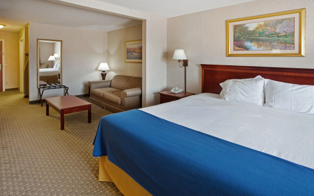 Holiday Inn Express & Suites Thomasville by IHG