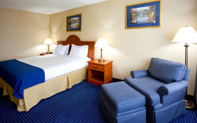 Holiday Inn Express Syracuse Airport by IHG