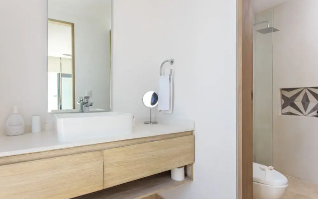 Beautifully Minimalistic Studio Wrapped in Nature by Stella Rentals