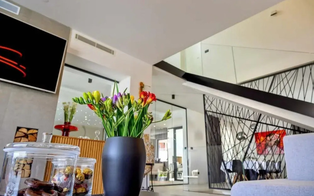 Villa Lucy Cherry CFH