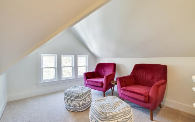 Spacious Minneapolis Home - 2 Mi to Downtown!