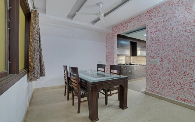 Hotel South Campus Inn by OYO Rooms