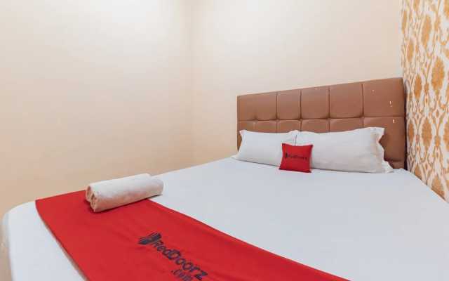 RedDoorz near RS Permata Cirebon – Guest Rooms – Cirebon