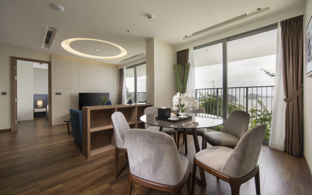 Flamingo Premium Cat Ba Beach Resort Hotel