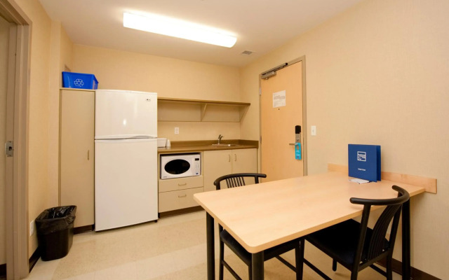 Residence & Conference Centre - Kamloops