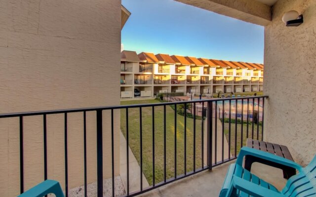 Two Bedroom two and Half Bath Condo Walking Distance to The Hangout