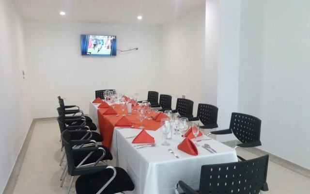 Hotel Titanium Plaza