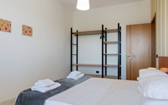 Spacious Apartment in Avola near the Seabeach