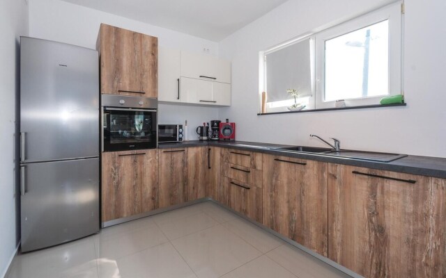 Stunning Home in Skradin-dubavice With Wifi and 4 Bedrooms