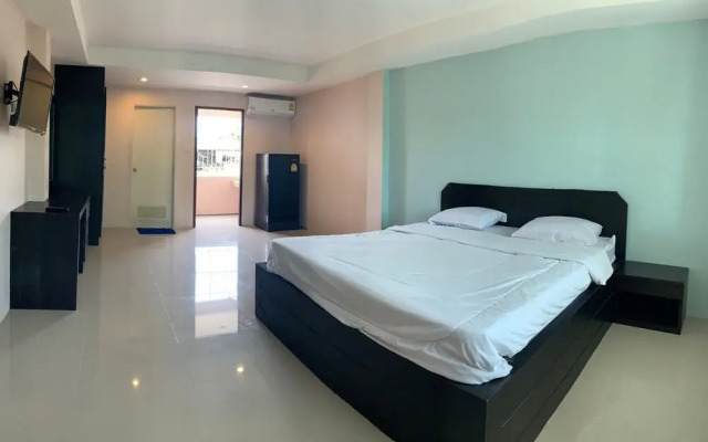 OYO 75329 Phensri Apartment