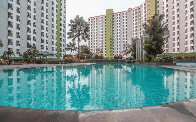 Green Lake View Luxury Apartment by Indah