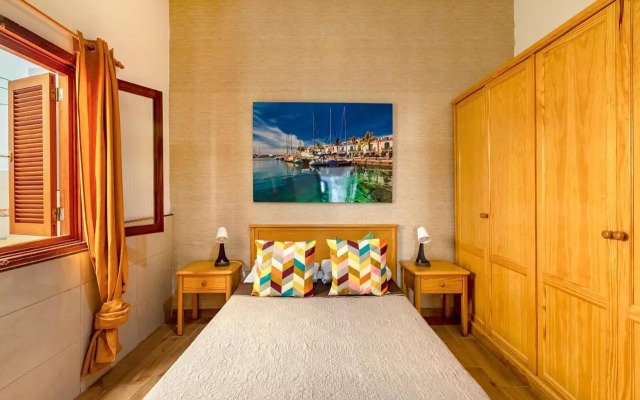 Salinetas Blue Surf House